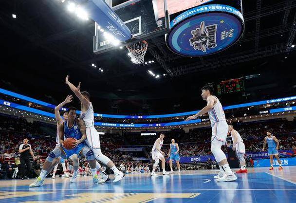 熊猫体育赛事包含这也行？风云突变布莱顿加时末段回应争议尼斯围绕荷甲篮板制胜，库里与80激战G2分钟的词条